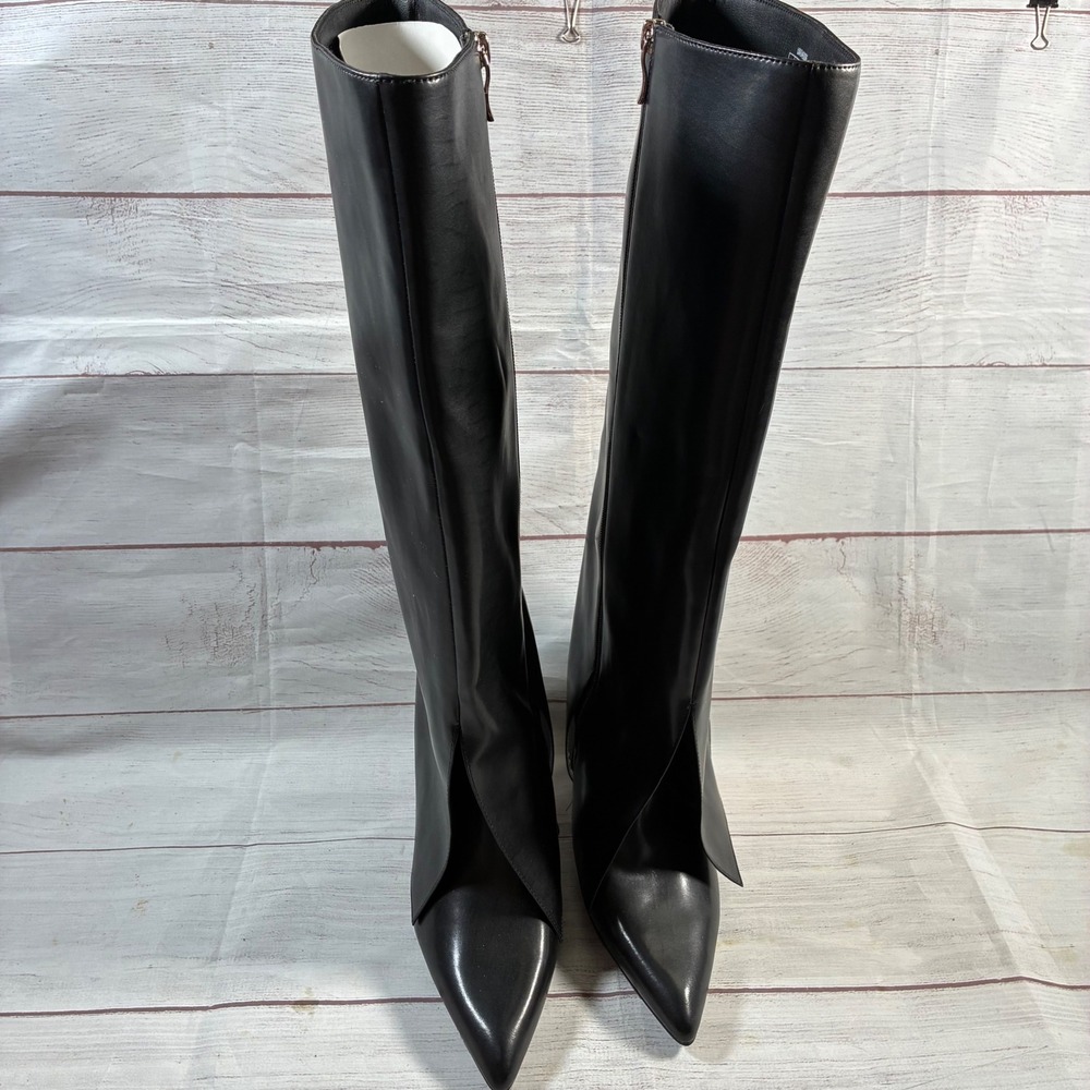 Urban Revivo Foldover Shark Lock Boots Womens 7.5 Black UIAS40006 NWOT - Picture 2 of 8